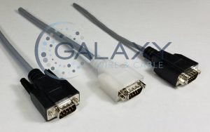 模制D-sub电缆连接器