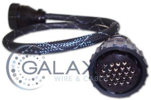 电缆组件，过度编织，带有黑色圆形大连接器
